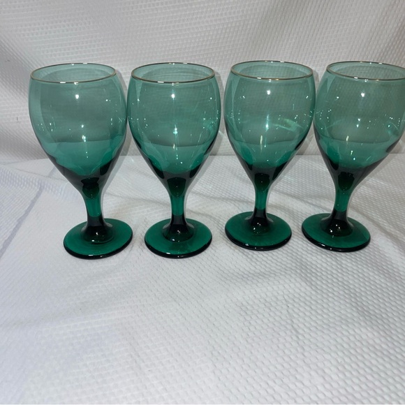 Libbey Teardrop Juniper Pattern Green 12 oz Wine glasses - Picture 2 of 3